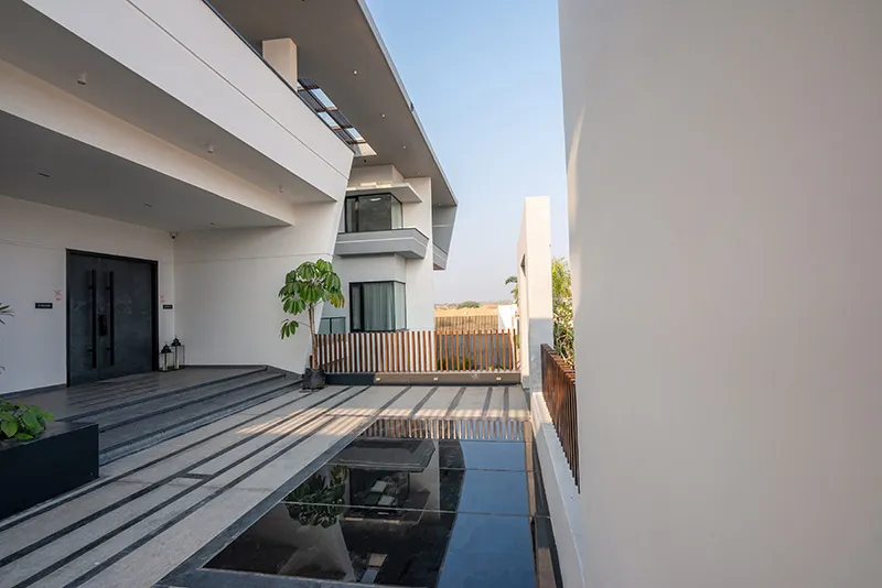 The Luxury Adobe (The Millionaire Home) The Luxury Adobe (The Millionaire Home)